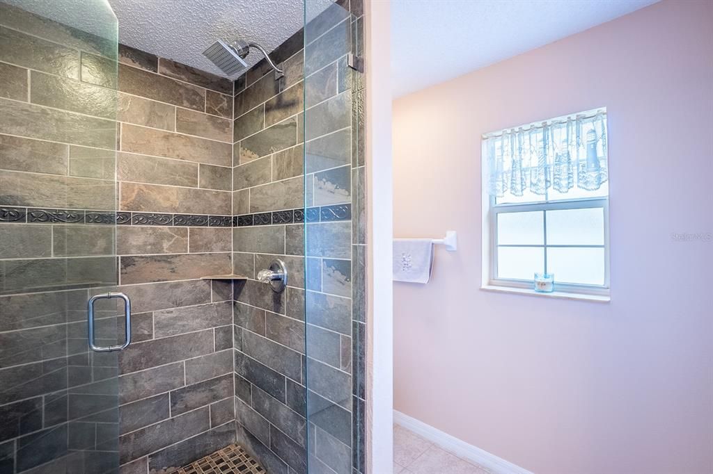 Active With Contract: $259,900 (3 beds, 2 baths, 1338 Square Feet)