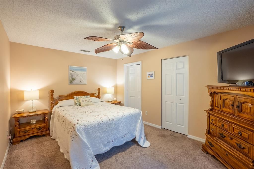 Active With Contract: $259,900 (3 beds, 2 baths, 1338 Square Feet)