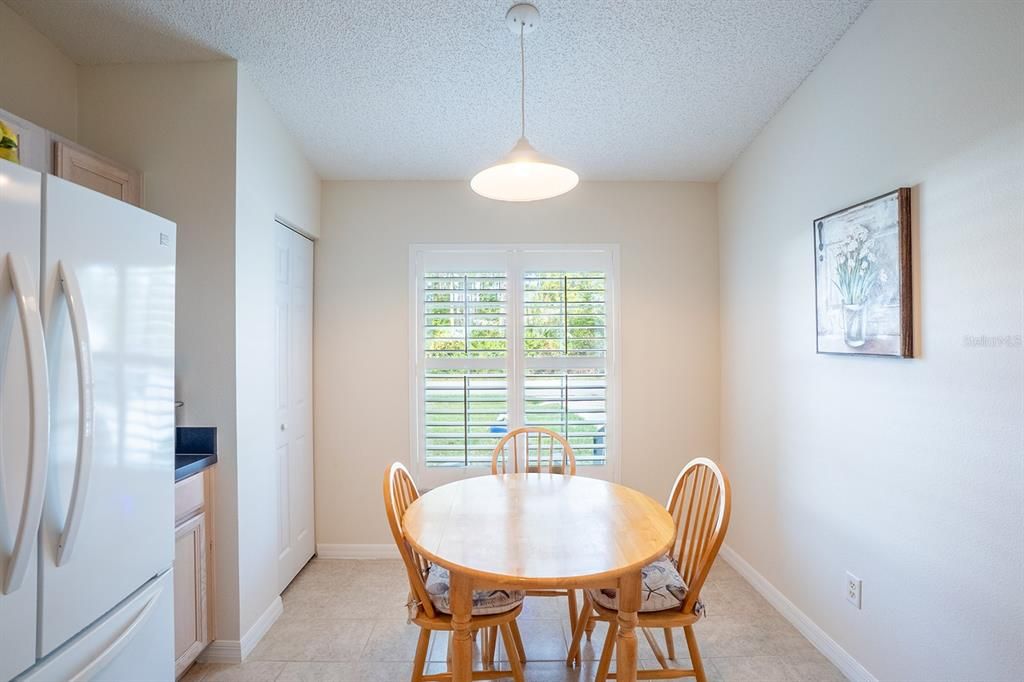 Active With Contract: $259,900 (3 beds, 2 baths, 1338 Square Feet)