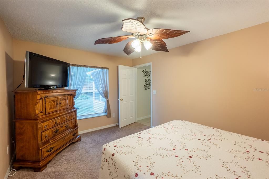 Active With Contract: $259,900 (3 beds, 2 baths, 1338 Square Feet)