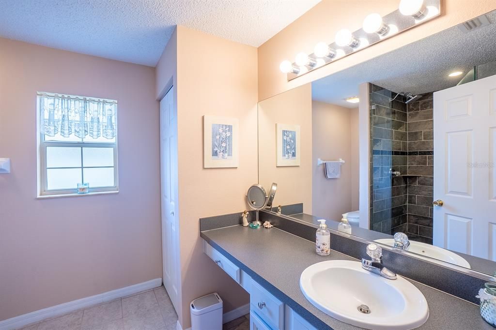 Active With Contract: $259,900 (3 beds, 2 baths, 1338 Square Feet)