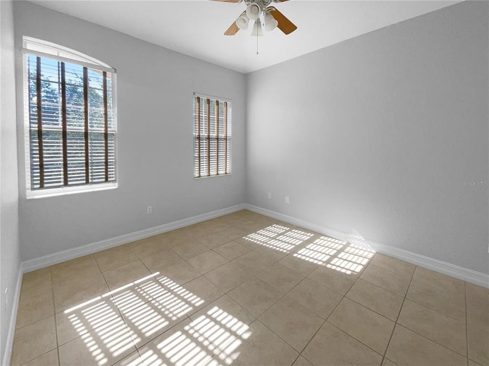 На продажу: $371,000 (4 спален, 3 ванн, 2412 Квадратных фут)