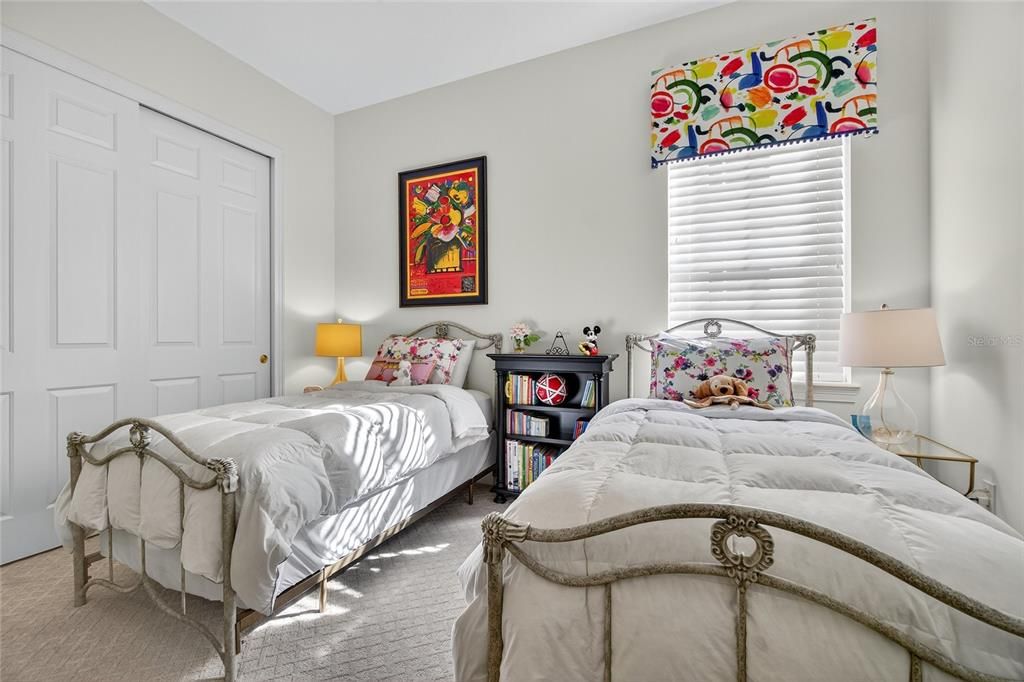 合同活跃: $1,615,000 (4 贝兹, 3 浴室, 3268 平方英尺)