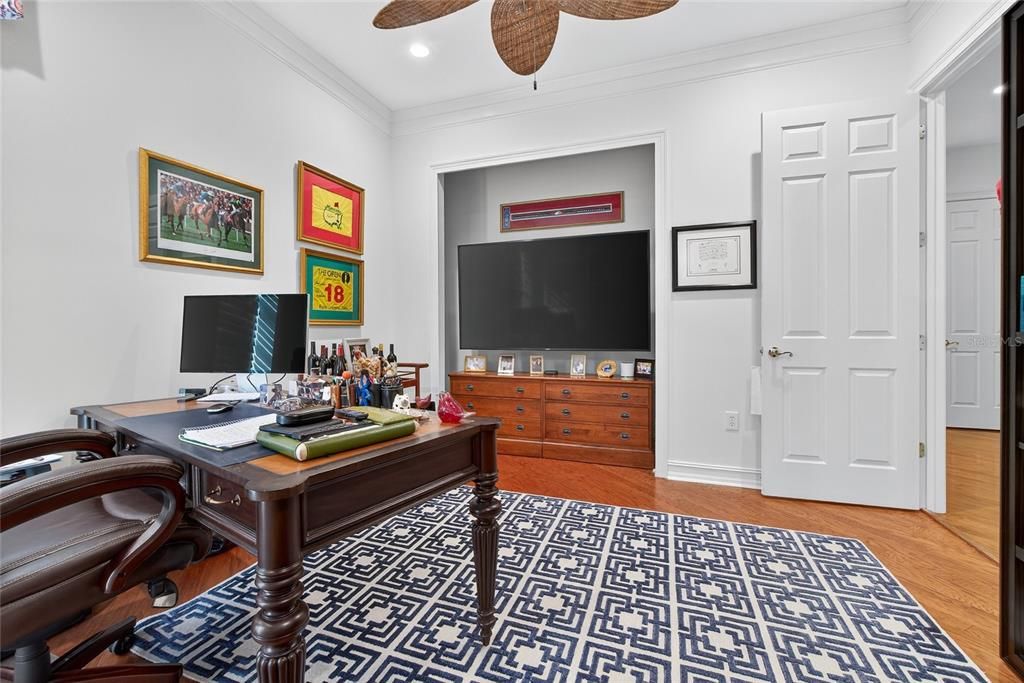 合同活跃: $1,615,000 (4 贝兹, 3 浴室, 3268 平方英尺)