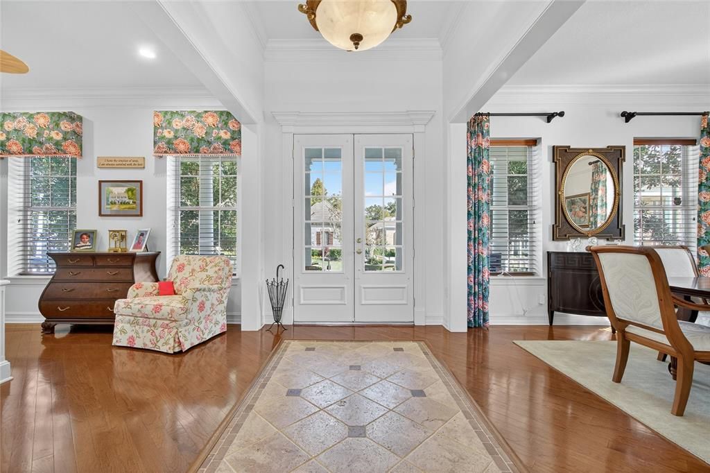 合同活跃: $1,615,000 (4 贝兹, 3 浴室, 3268 平方英尺)