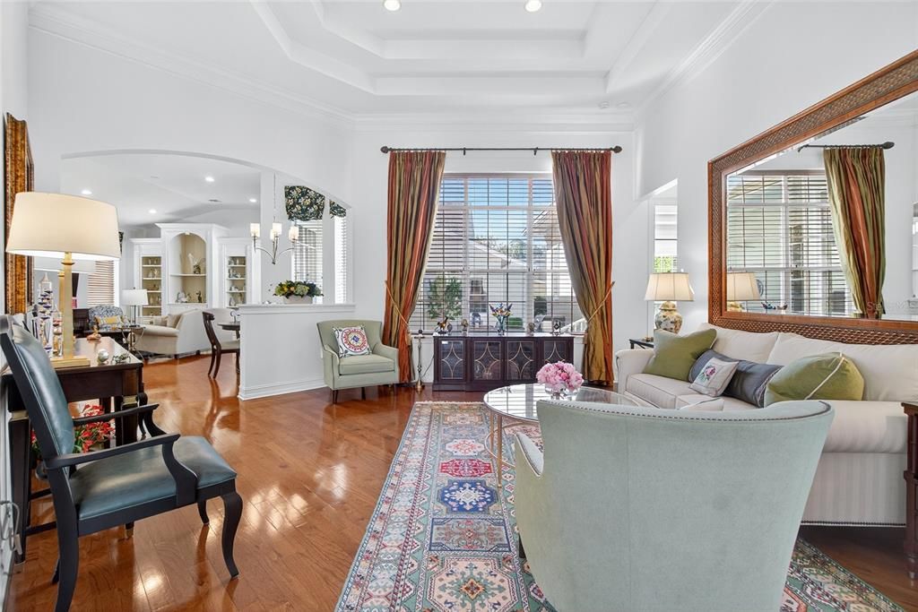 合同活跃: $1,615,000 (4 贝兹, 3 浴室, 3268 平方英尺)