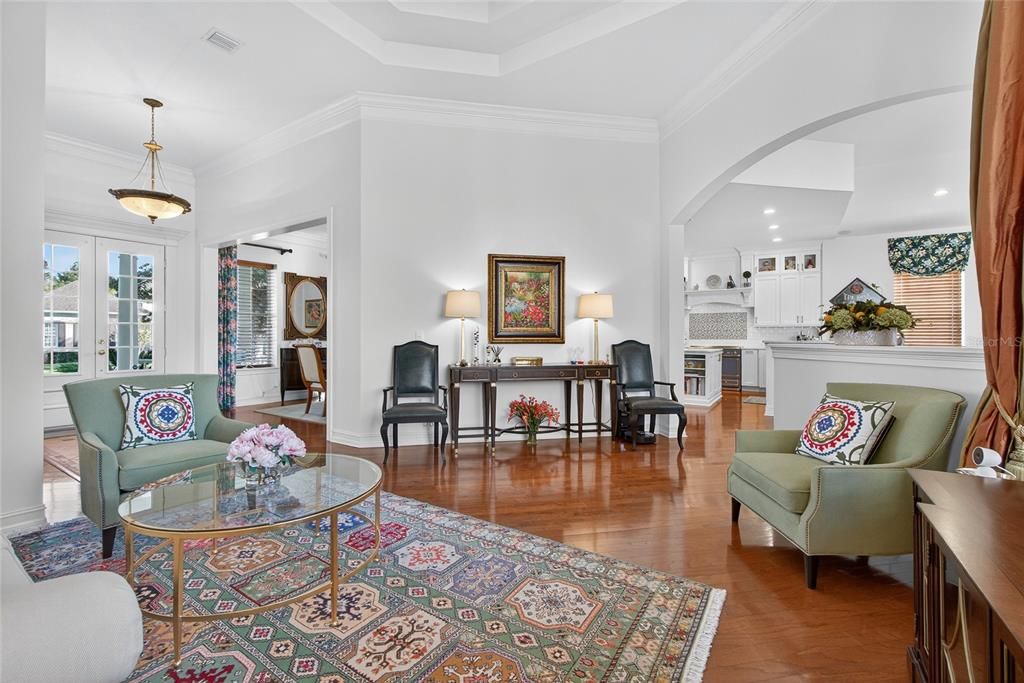 合同活跃: $1,615,000 (4 贝兹, 3 浴室, 3268 平方英尺)