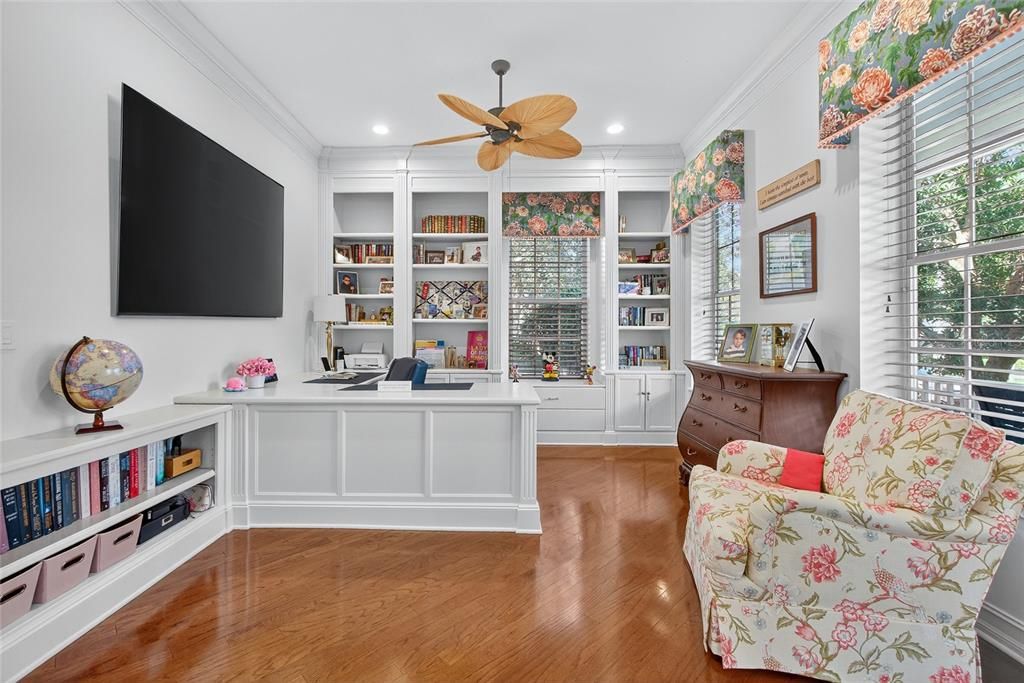 合同活跃: $1,615,000 (4 贝兹, 3 浴室, 3268 平方英尺)