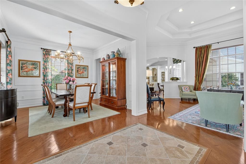 合同活跃: $1,615,000 (4 贝兹, 3 浴室, 3268 平方英尺)