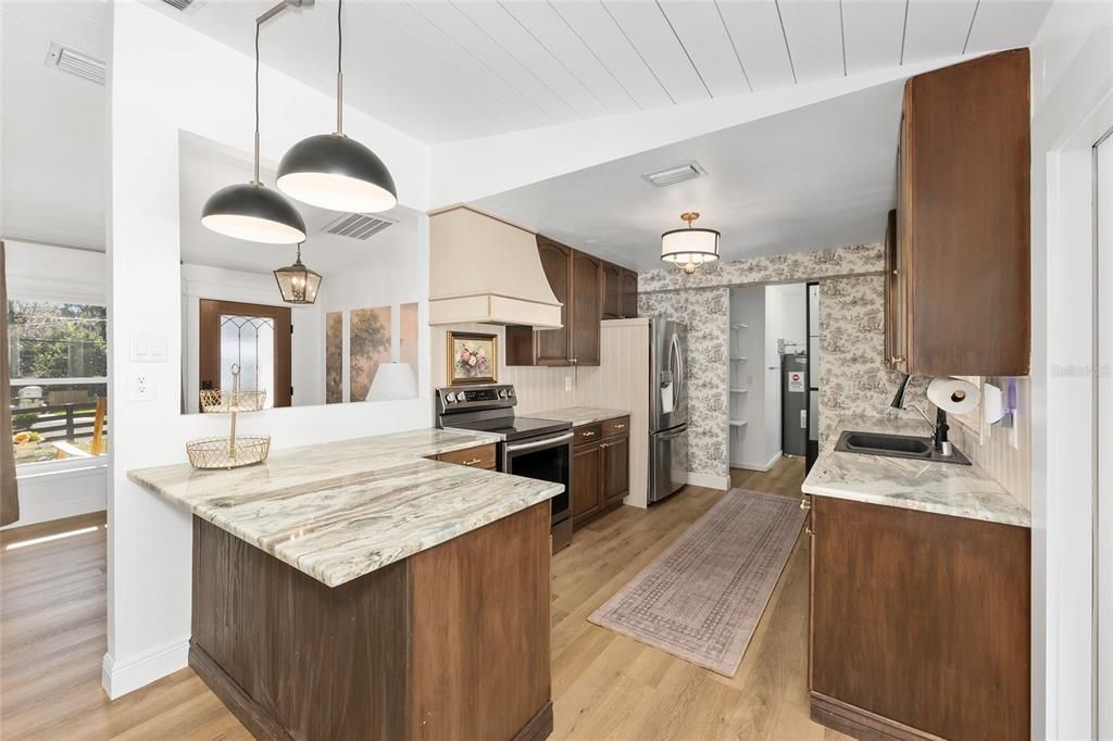 For Sale: $339,000 (2 beds, 2 baths, 1402 Square Feet)