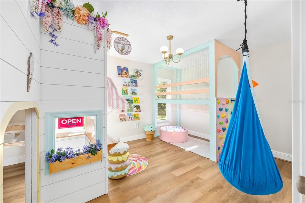 For Sale: $339,000 (2 beds, 2 baths, 1402 Square Feet)