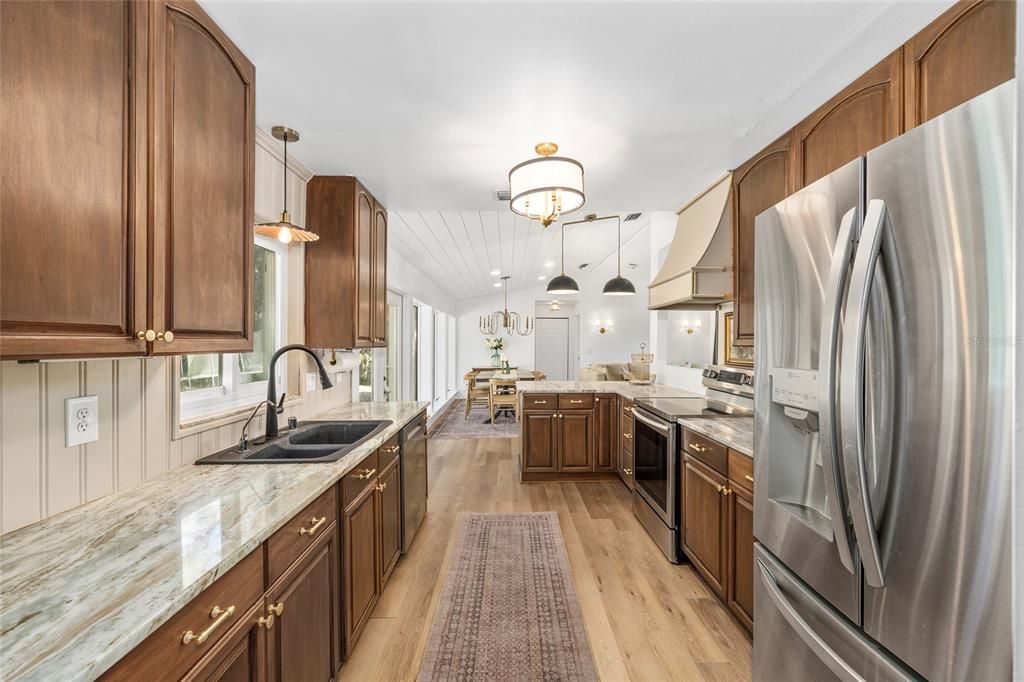 For Sale: $339,000 (2 beds, 2 baths, 1402 Square Feet)