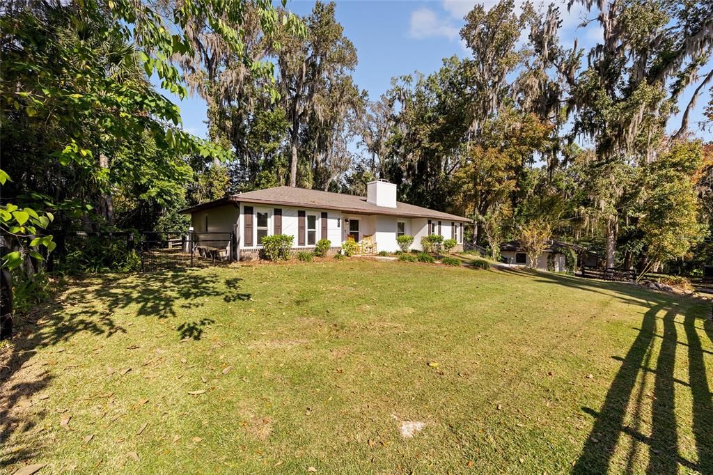 For Sale: $339,000 (2 beds, 2 baths, 1402 Square Feet)