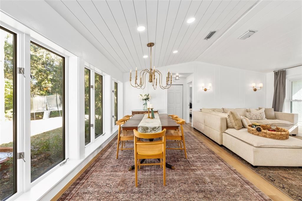 For Sale: $339,000 (2 beds, 2 baths, 1402 Square Feet)