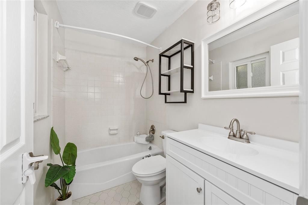 For Sale: $339,000 (2 beds, 2 baths, 1402 Square Feet)