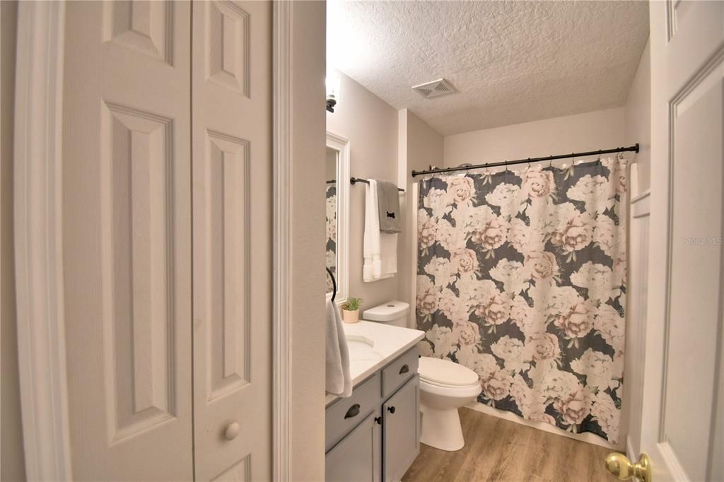 For Sale: $395,000 (3 beds, 2 baths, 1902 Square Feet)