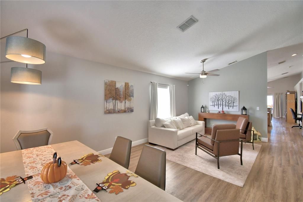 For Sale: $395,000 (3 beds, 2 baths, 1902 Square Feet)