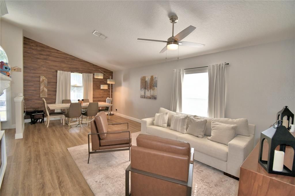 For Sale: $395,000 (3 beds, 2 baths, 1902 Square Feet)