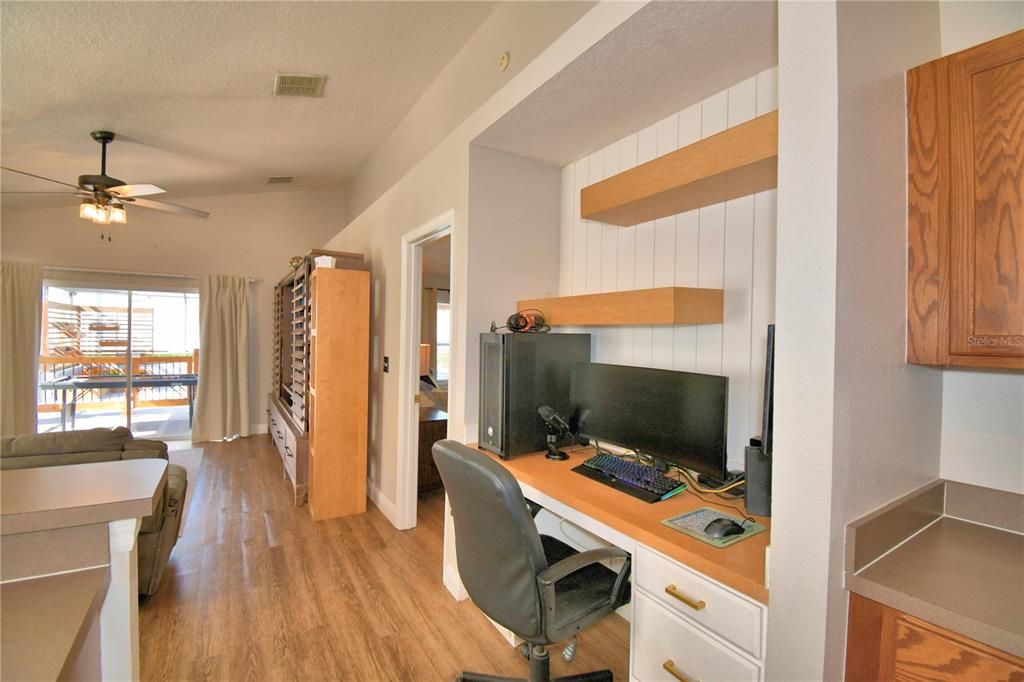 For Sale: $395,000 (3 beds, 2 baths, 1902 Square Feet)