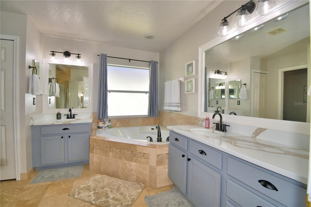 For Sale: $395,000 (3 beds, 2 baths, 1902 Square Feet)