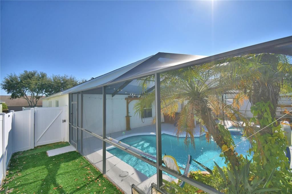 For Sale: $395,000 (3 beds, 2 baths, 1902 Square Feet)