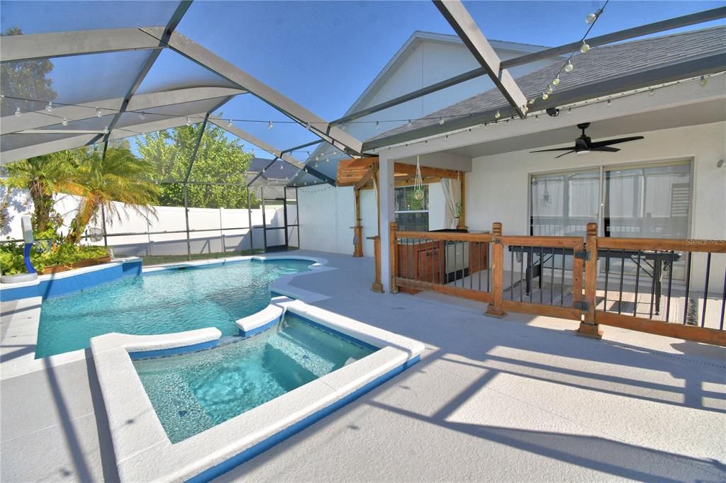 For Sale: $395,000 (3 beds, 2 baths, 1902 Square Feet)