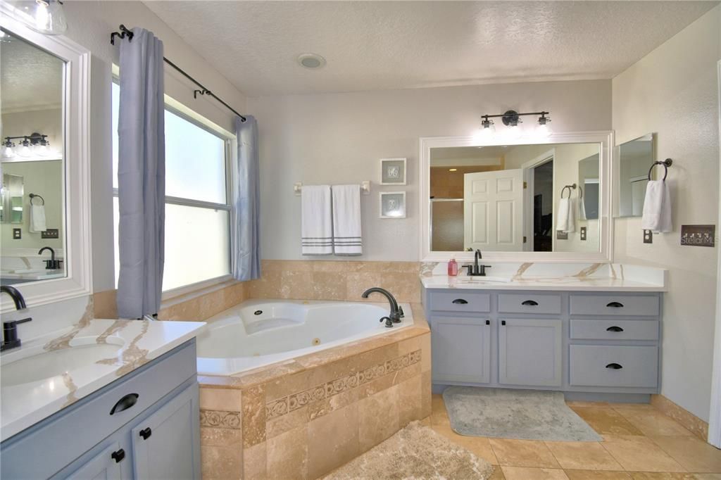 For Sale: $395,000 (3 beds, 2 baths, 1902 Square Feet)