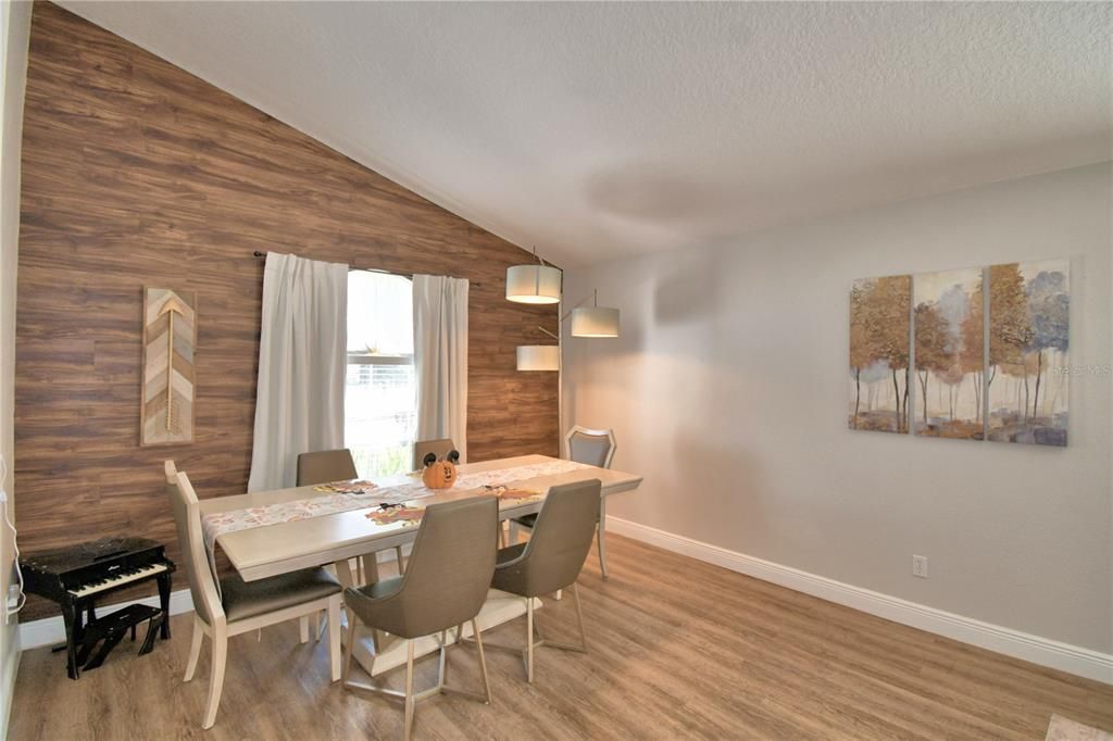 For Sale: $395,000 (3 beds, 2 baths, 1902 Square Feet)