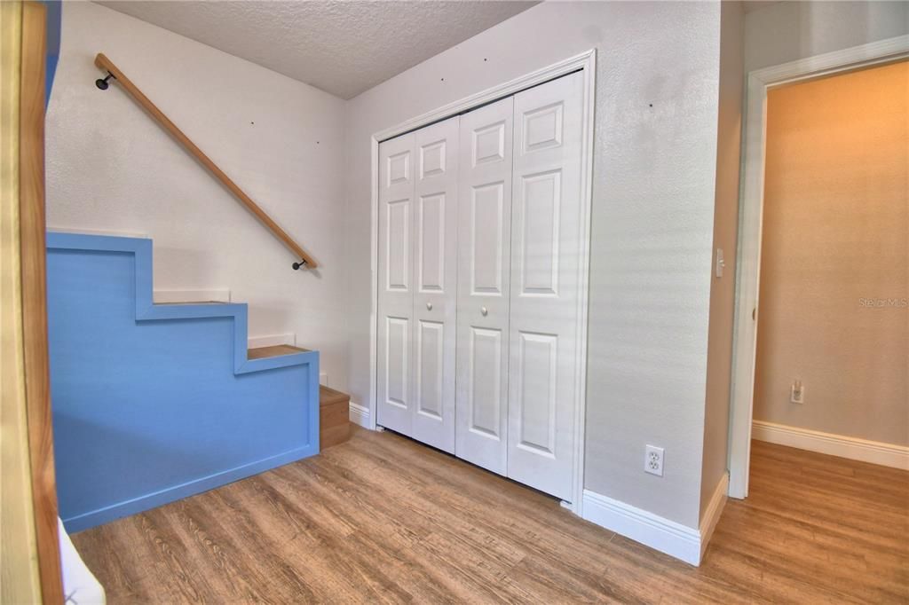 For Sale: $395,000 (3 beds, 2 baths, 1902 Square Feet)