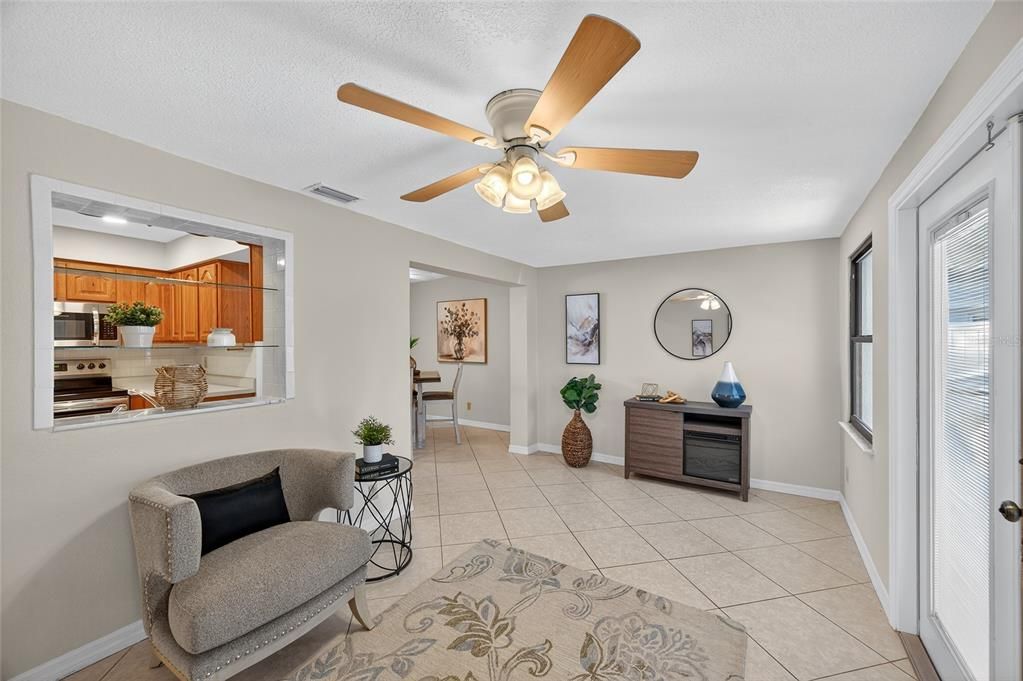 合同活跃: $475,000 (3 贝兹, 2 浴室, 1547 平方英尺)