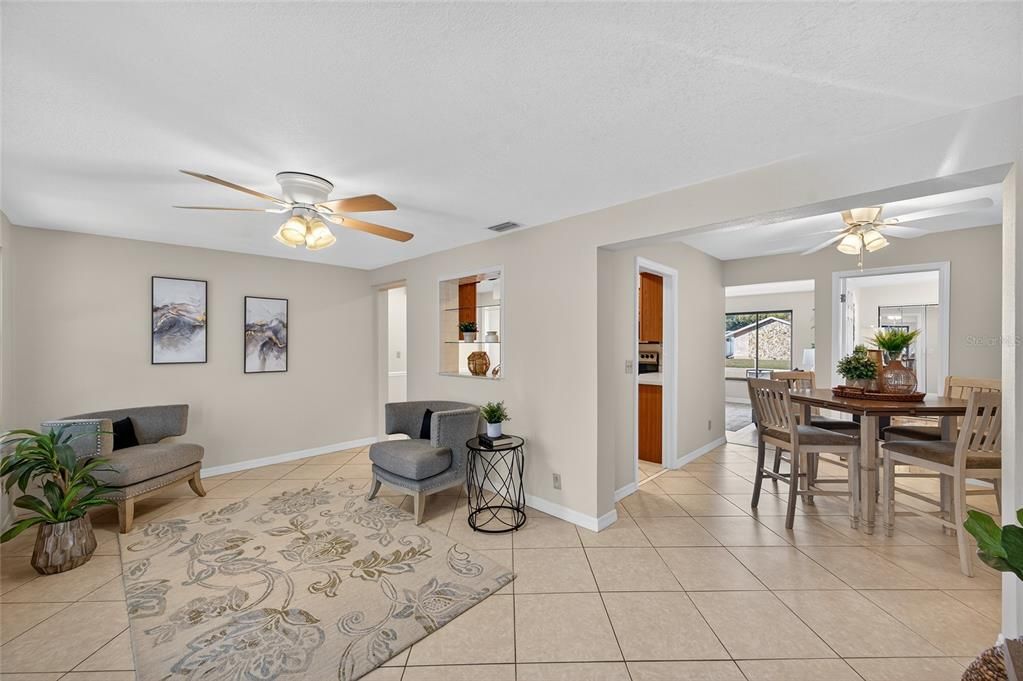 合同活跃: $475,000 (3 贝兹, 2 浴室, 1547 平方英尺)