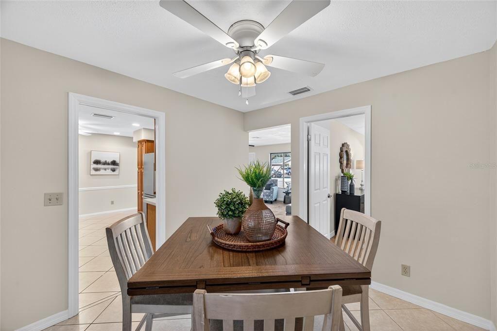 合同活跃: $475,000 (3 贝兹, 2 浴室, 1547 平方英尺)