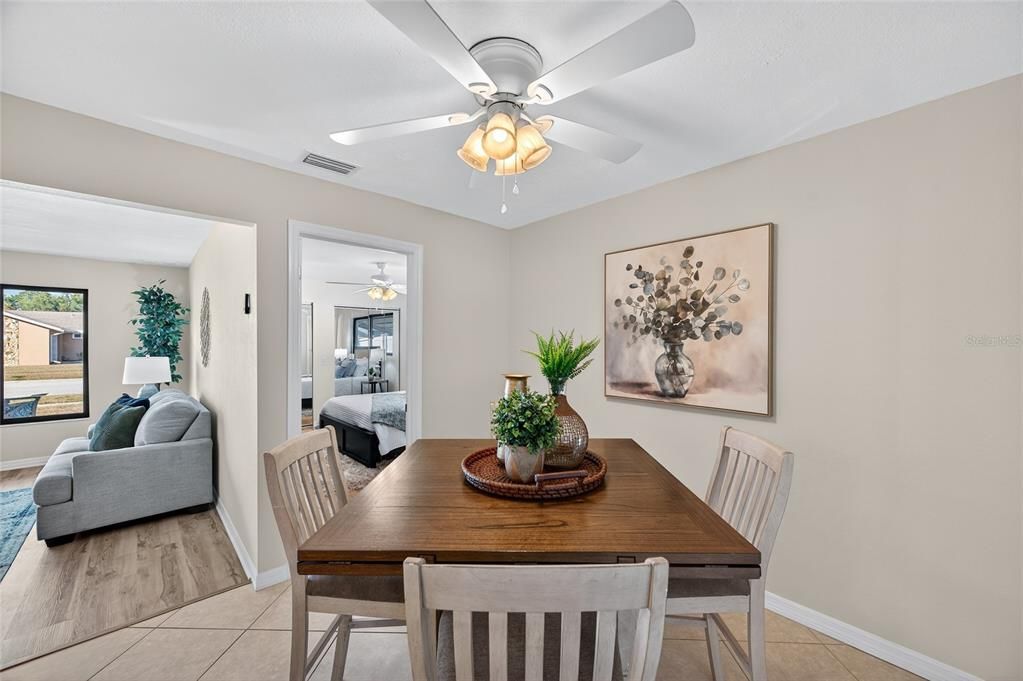 合同活跃: $475,000 (3 贝兹, 2 浴室, 1547 平方英尺)