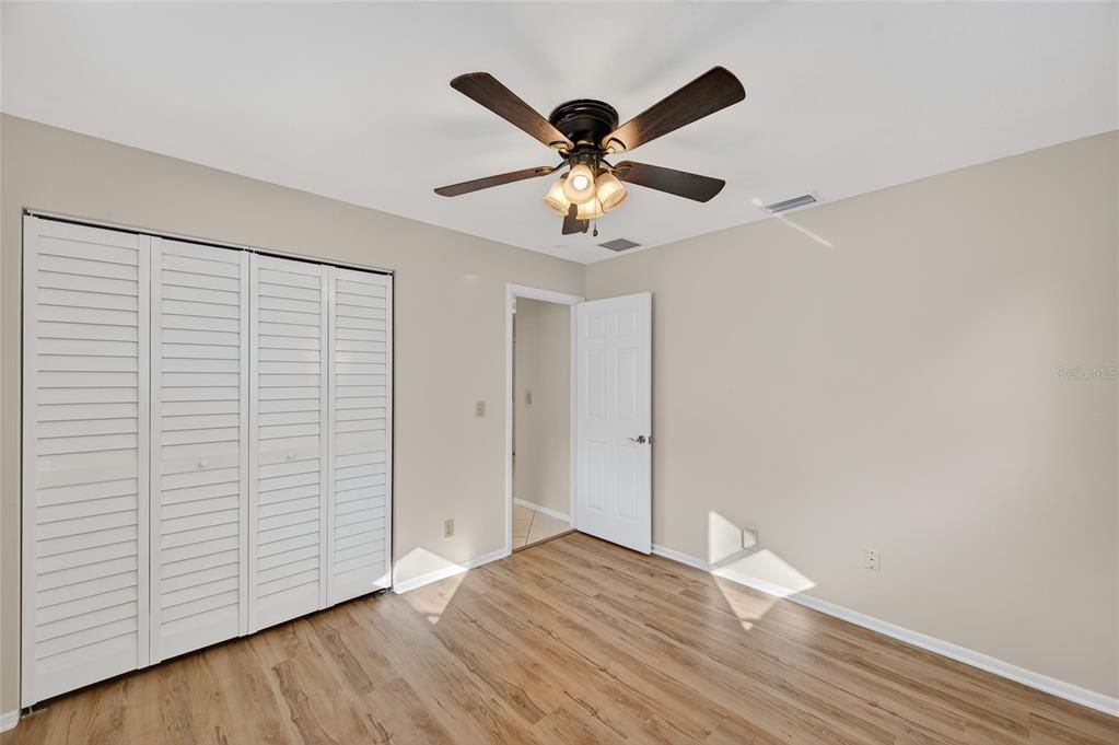 合同活跃: $475,000 (3 贝兹, 2 浴室, 1547 平方英尺)