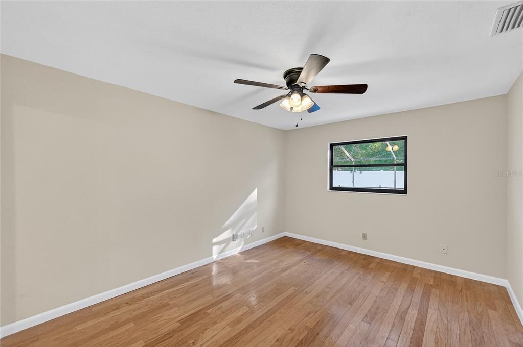 合同活跃: $475,000 (3 贝兹, 2 浴室, 1547 平方英尺)