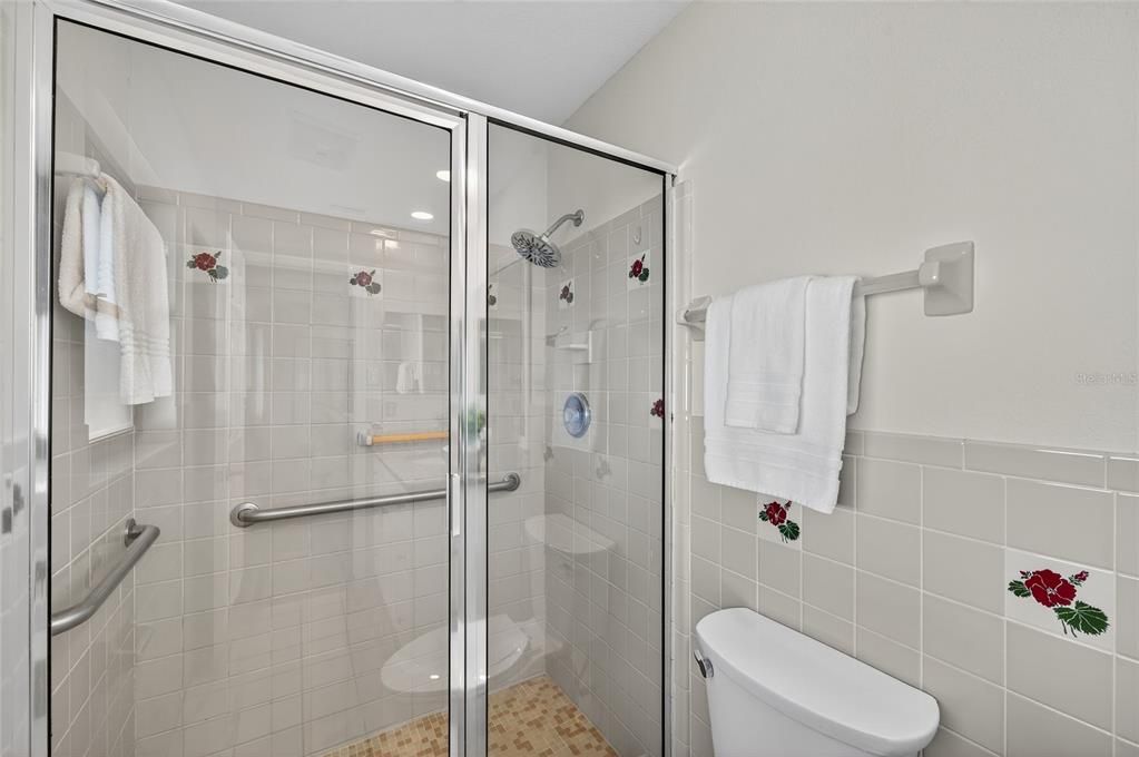 合同活跃: $475,000 (3 贝兹, 2 浴室, 1547 平方英尺)