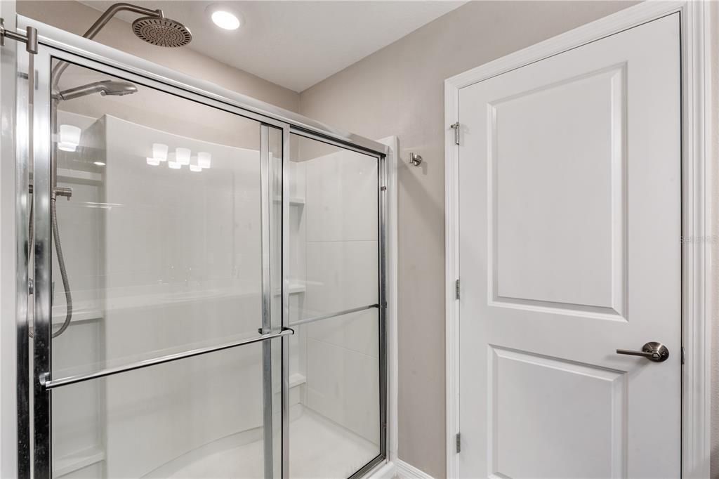 En Venta: $499,000 (4 camas, 2 baños, 2143 Pies cuadrados)