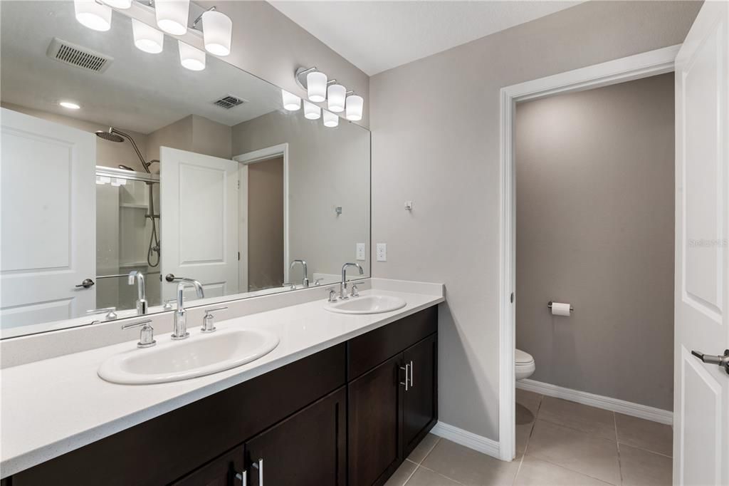 En Venta: $499,000 (4 camas, 2 baños, 2143 Pies cuadrados)