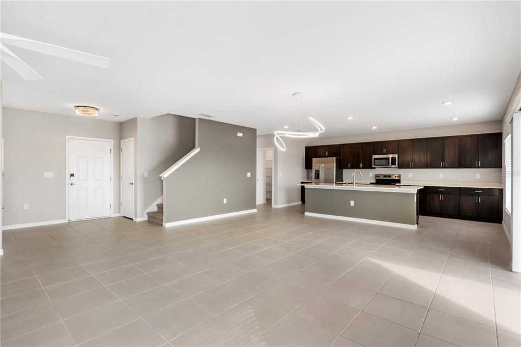 En Venta: $499,000 (4 camas, 2 baños, 2143 Pies cuadrados)