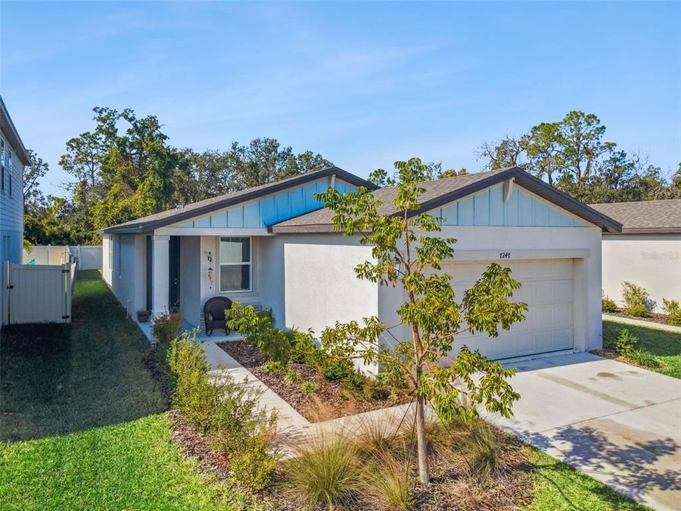 For Sale: $348,500 (4 beds, 2 baths, 1687 Square Feet)