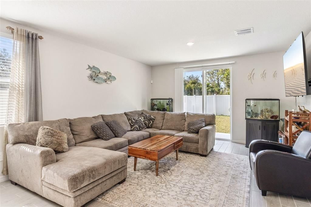 For Sale: $348,500 (4 beds, 2 baths, 1687 Square Feet)