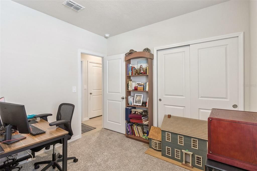 For Sale: $348,500 (4 beds, 2 baths, 1687 Square Feet)