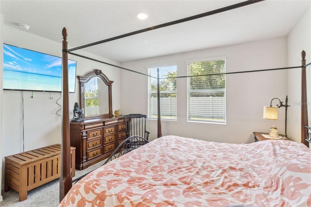 For Sale: $348,500 (4 beds, 2 baths, 1687 Square Feet)