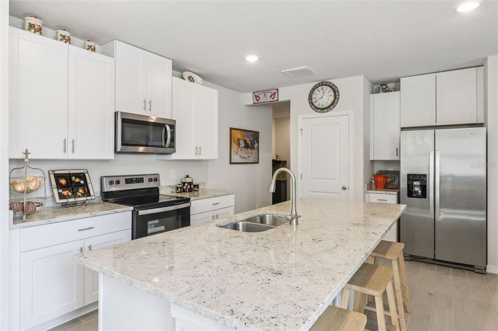 For Sale: $348,500 (4 beds, 2 baths, 1687 Square Feet)