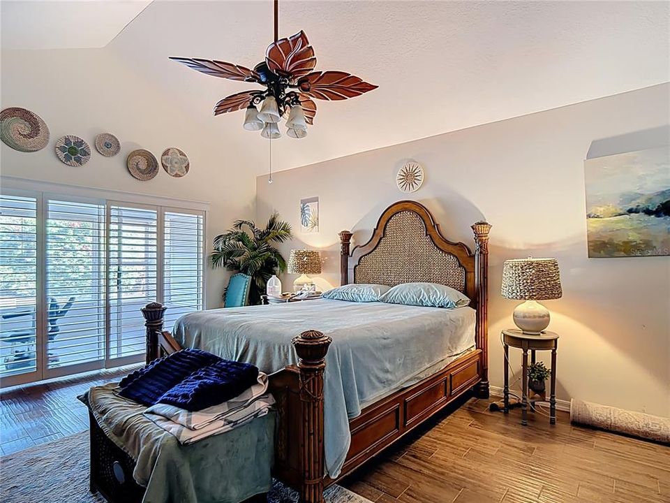 合同活跃: $345,900 (3 贝兹, 2 浴室, 3283 平方英尺)