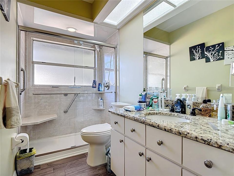 合同活跃: $345,900 (3 贝兹, 2 浴室, 3283 平方英尺)