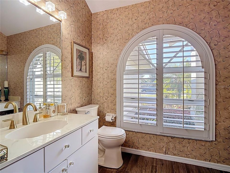 合同活跃: $345,900 (3 贝兹, 2 浴室, 3283 平方英尺)