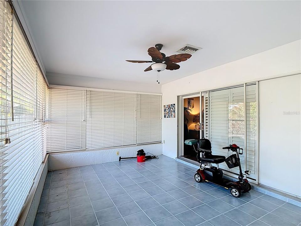 合同活跃: $345,900 (3 贝兹, 2 浴室, 3283 平方英尺)