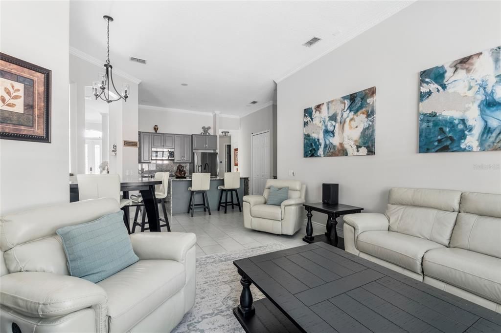 待售: $565,000 (4 贝兹, 3 浴室, 2724 平方英尺)