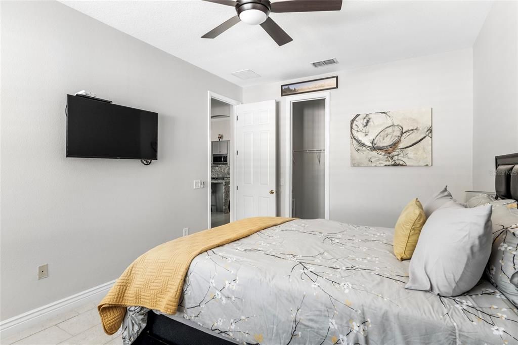 待售: $565,000 (4 贝兹, 3 浴室, 2724 平方英尺)